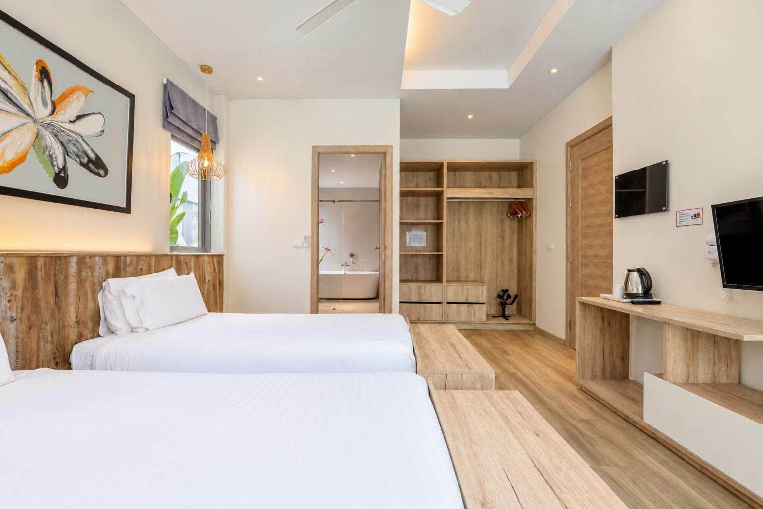 4-Bedroom Villa for Rent in Bang Tao, Phuket — interior view