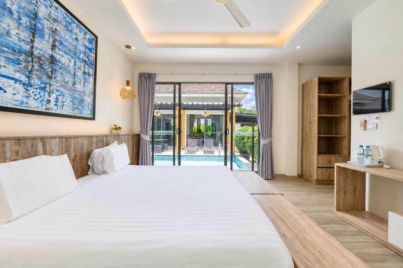 4-Bedroom Villa for Rent in Bang Tao, Phuket — interior view