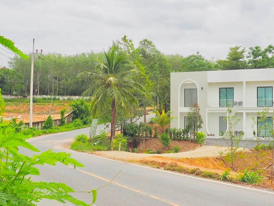 Brand New 1-Bedroom Apartment — Pasak 4, Bang Tao 3
