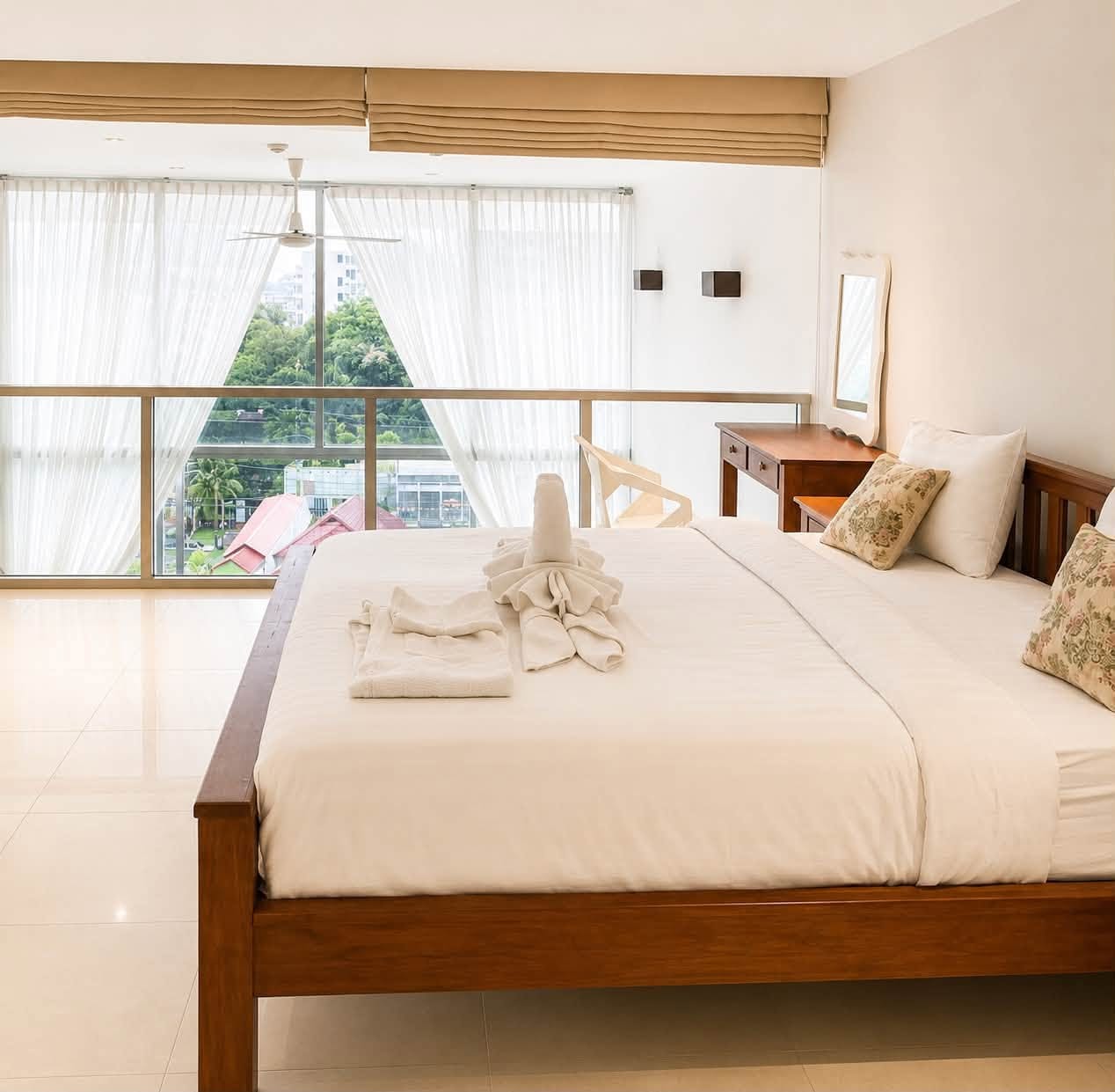2-Bedroom Apartment near Surin Beach 8