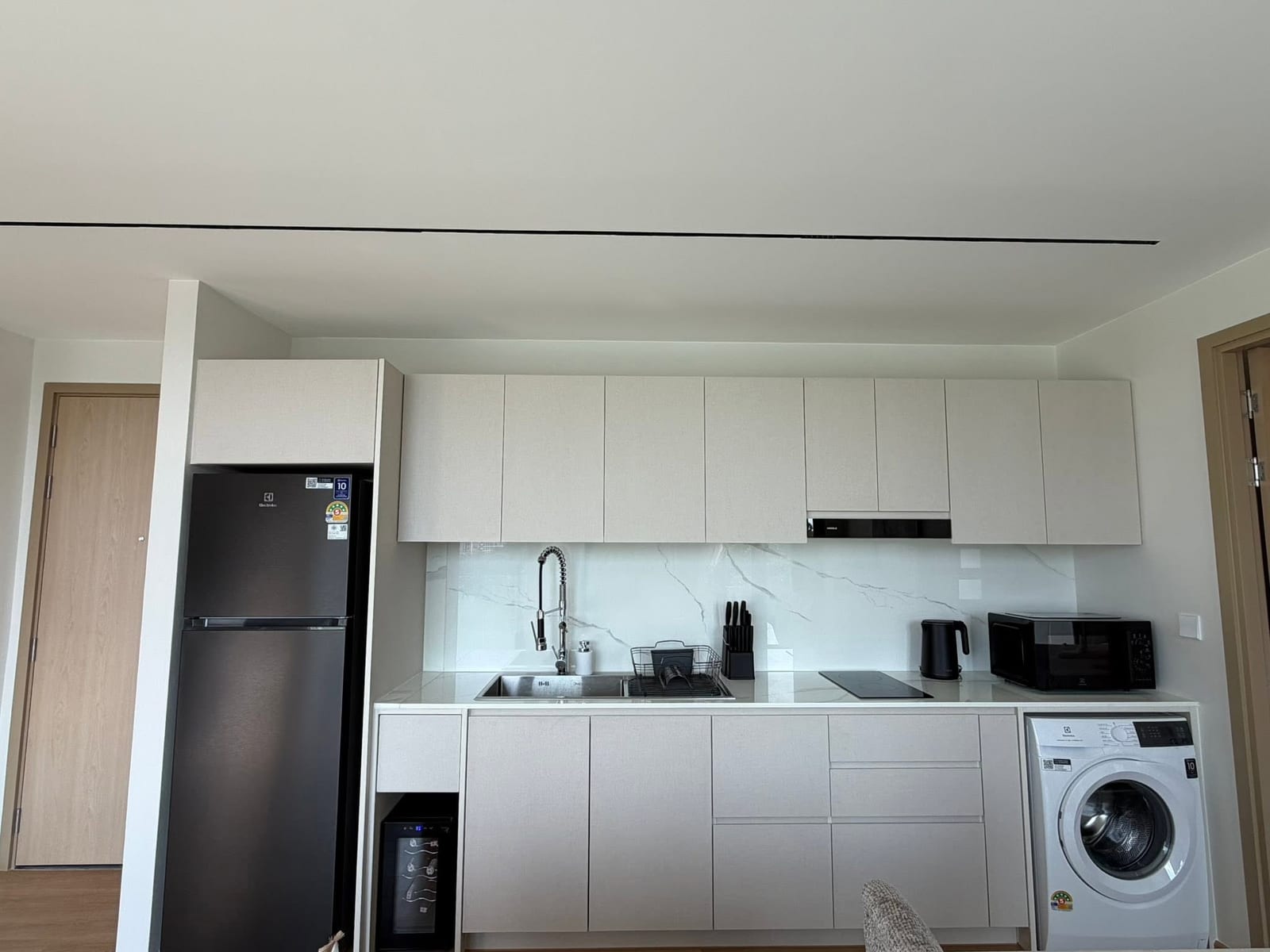 Lakefront 2-Bedroom Residence — The Aqua, Boat Avenue 12
