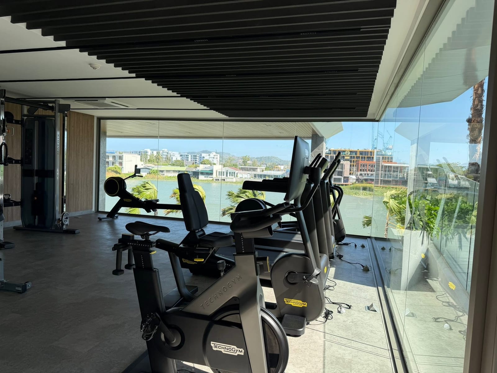 Lakefront 2-Bedroom Residence — The Aqua, Boat Avenue 13