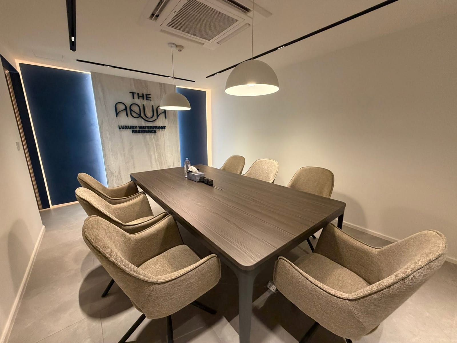 Lakefront 2-Bedroom Residence — The Aqua, Boat Avenue 4