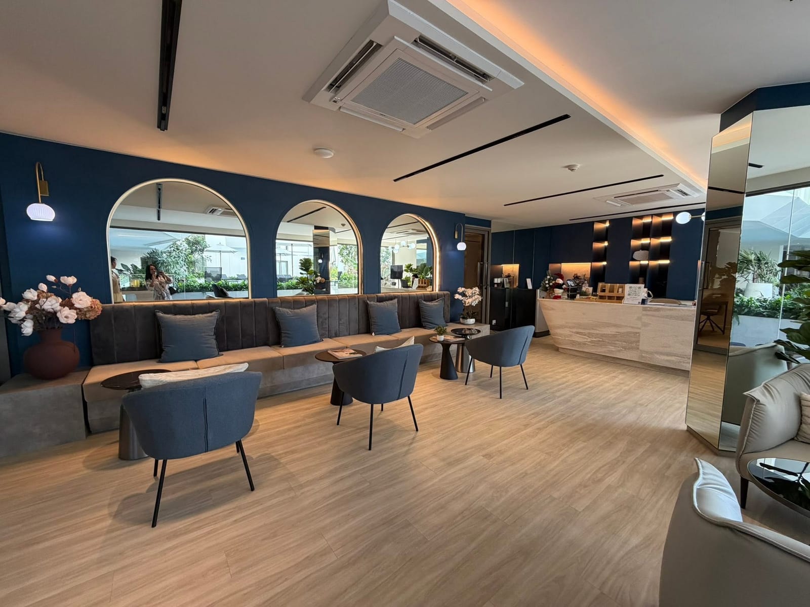 Lakefront 2-Bedroom Residence — The Aqua, Boat Avenue 7