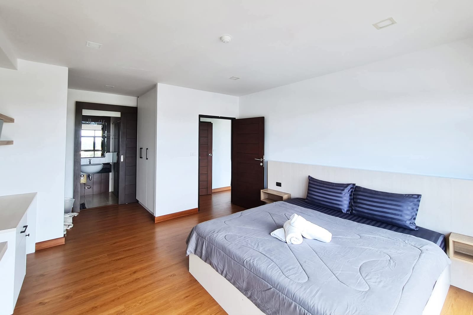 Renovated Corner Apartment — The Nice Condo, Bang Tao 6