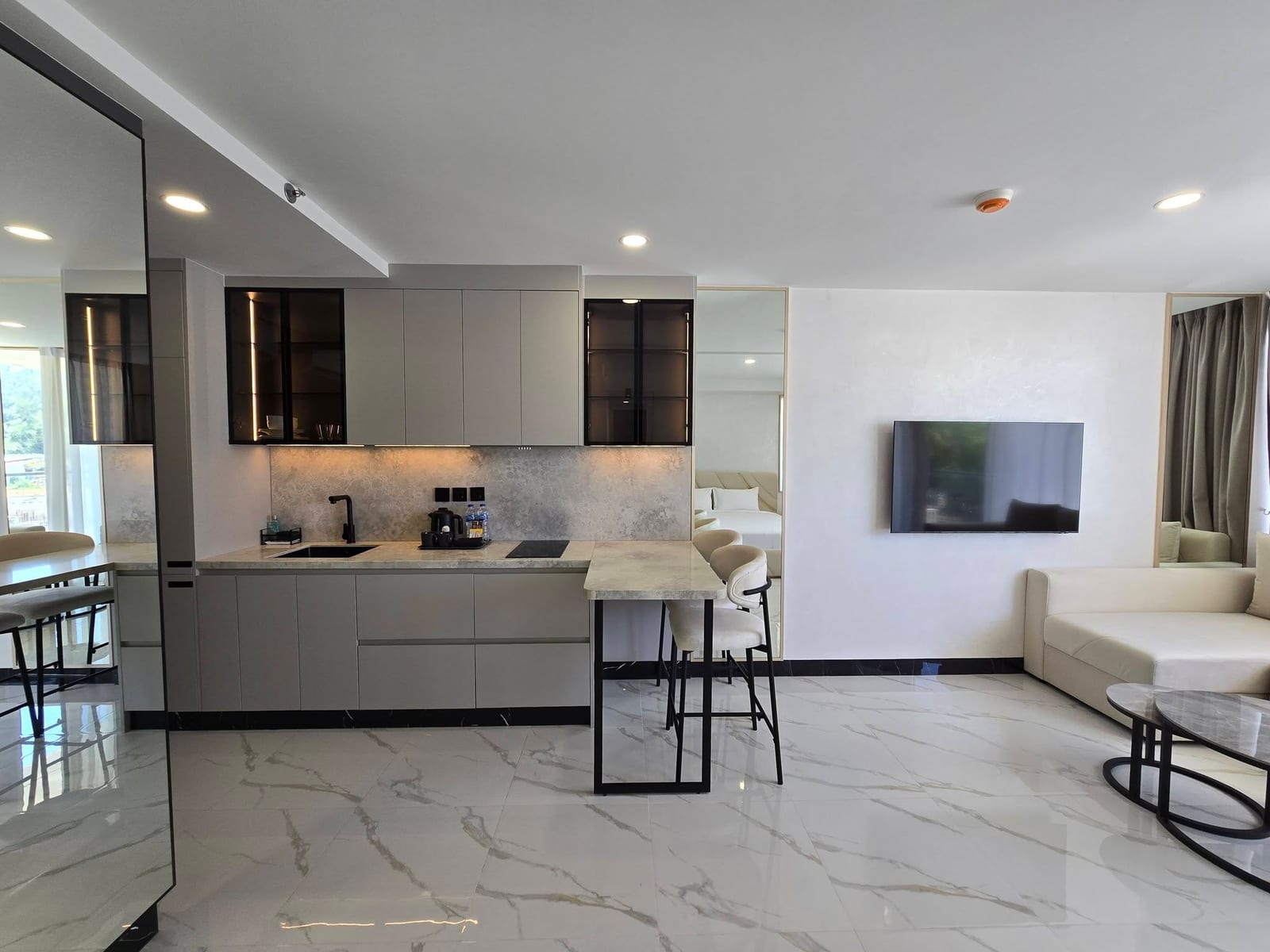 Studio Condominium for Rent in Bang Tao, Phuket — interior view