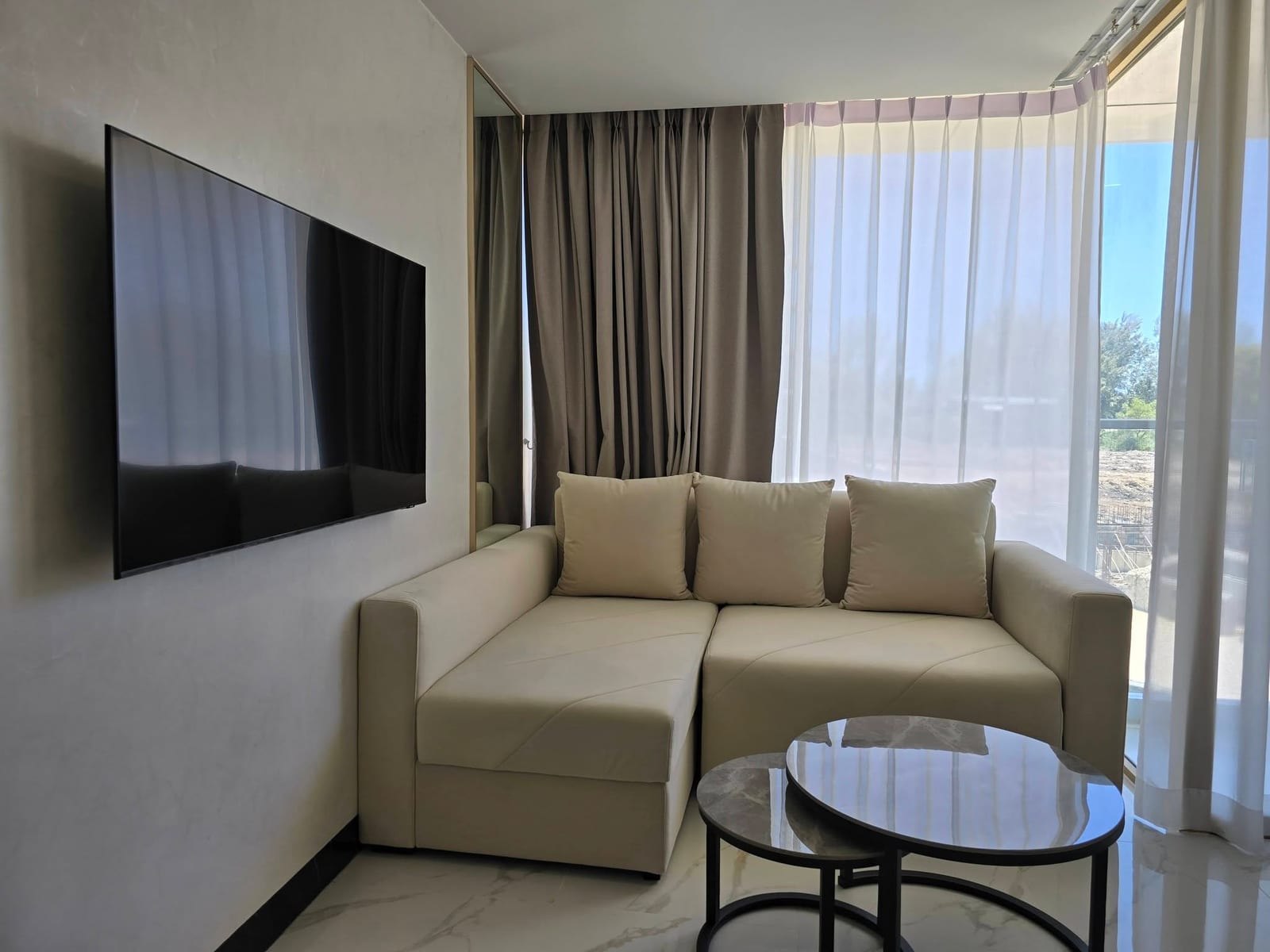 Studio Condominium for Rent in Bang Tao, Phuket — interior view