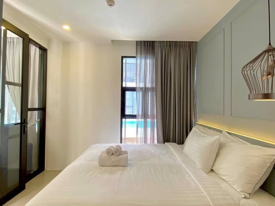 Ground-Floor Apartment by the Pool — Palmyrah, Surin Beach 10