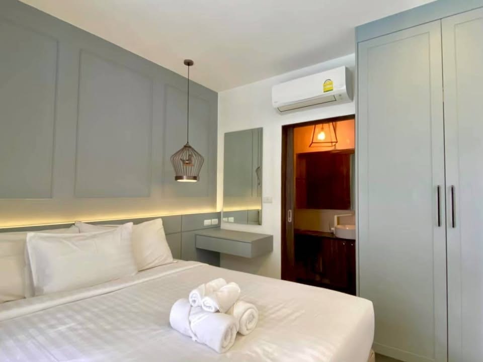 Ground-Floor Apartment by the Pool — Palmyrah, Surin Beach 12