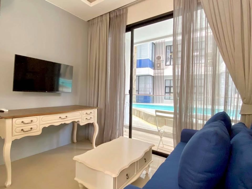 Ground-Floor Apartment by the Pool — Palmyrah, Surin Beach 7