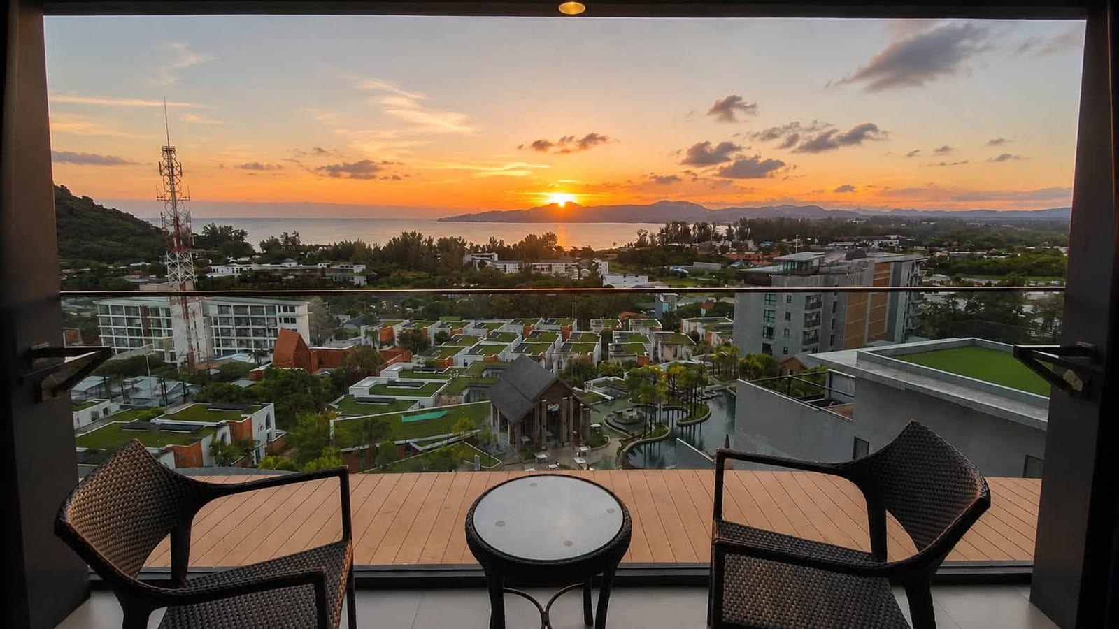 Sea-View 1-Bedroom Apartment — Mida Grande, Surin