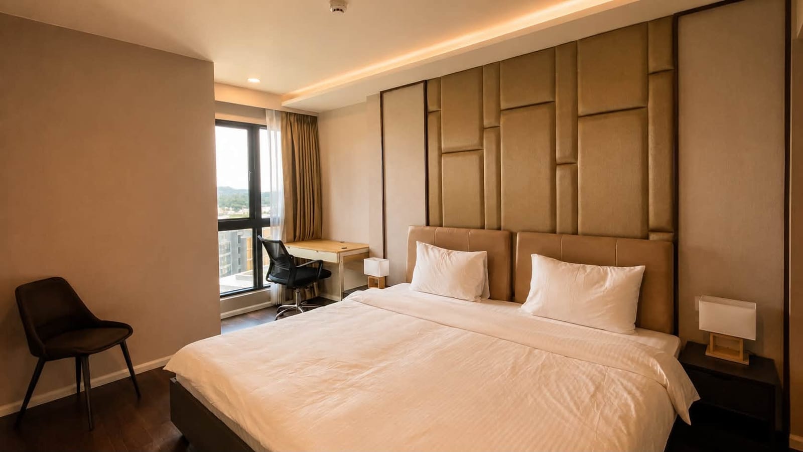 Sea-View 1-Bedroom Apartment — Mida Grande, Surin 4