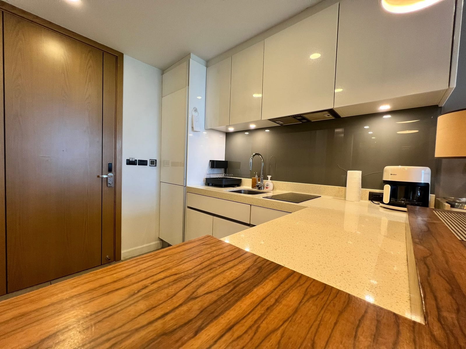 Sea and Lagoon View Apartment — Oceanstone, Laguna 6