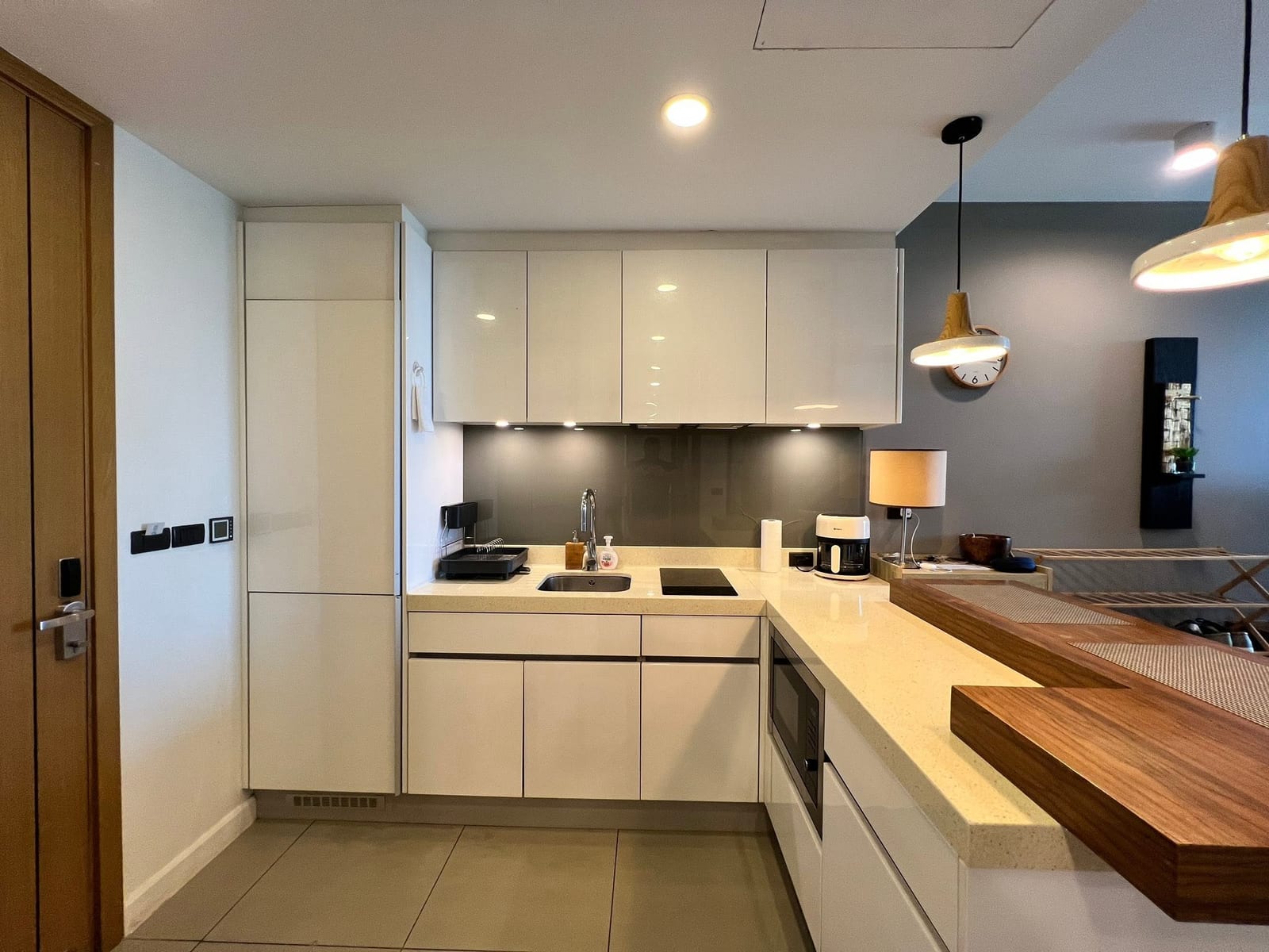 Sea and Lagoon View Apartment — Oceanstone, Laguna 7