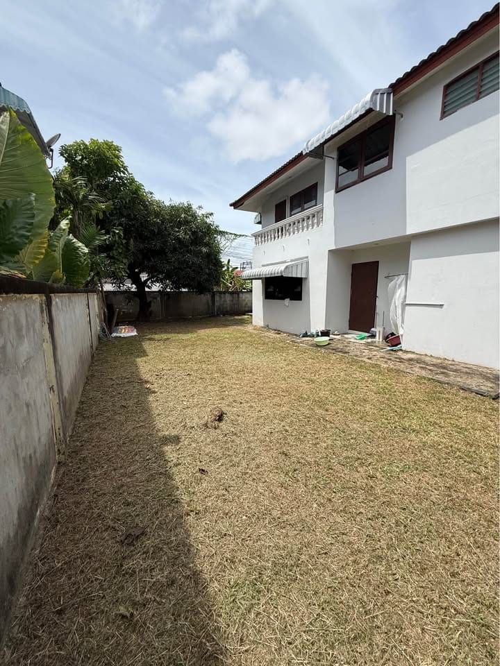 Three-Bedroom House with Large Yard — Soi Cherngtalay 12 3