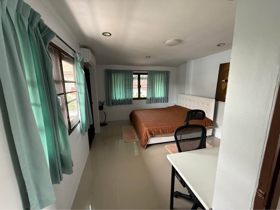 Three-Bedroom House with Large Yard — Soi Cherngtalay 12 4