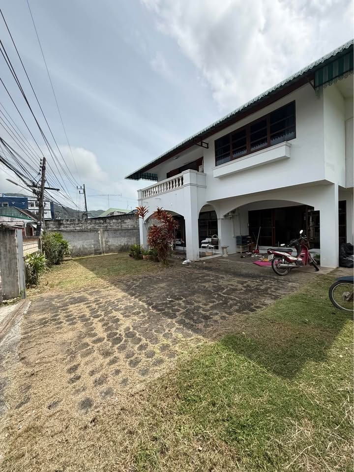 Three-Bedroom House with Large Yard — Soi Cherngtalay 12 7