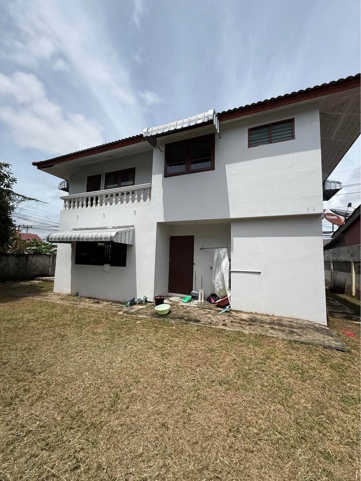 Three-Bedroom House with Large Yard — Soi Cherngtalay 12 9