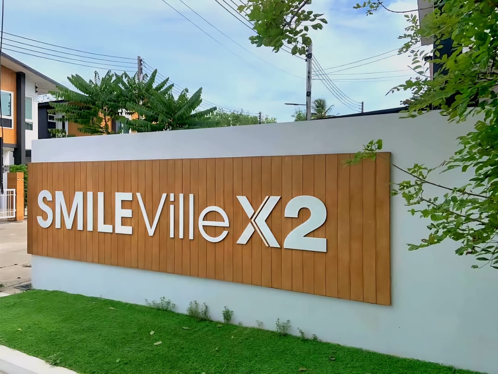 Two-Bedroom House — Smileville X2, Bang Jo 2