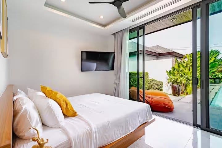 Four-Bedroom Pool Villa — Pasak Soi 3, Cherng Talay
