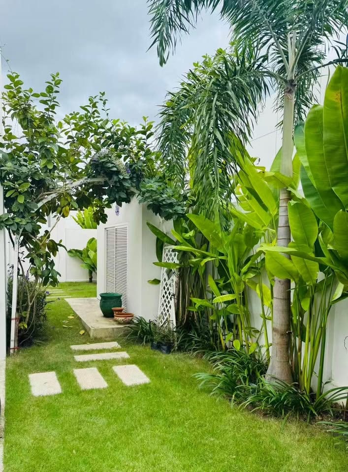 Four-Bedroom Pool Villa with Solar Power — Trichada Breeze, Bang Tao 4