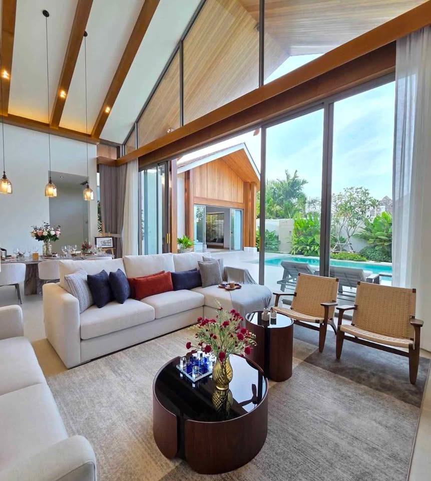 4-Bedroom Villa for Sale in Bang Tao, Phuket — interior view