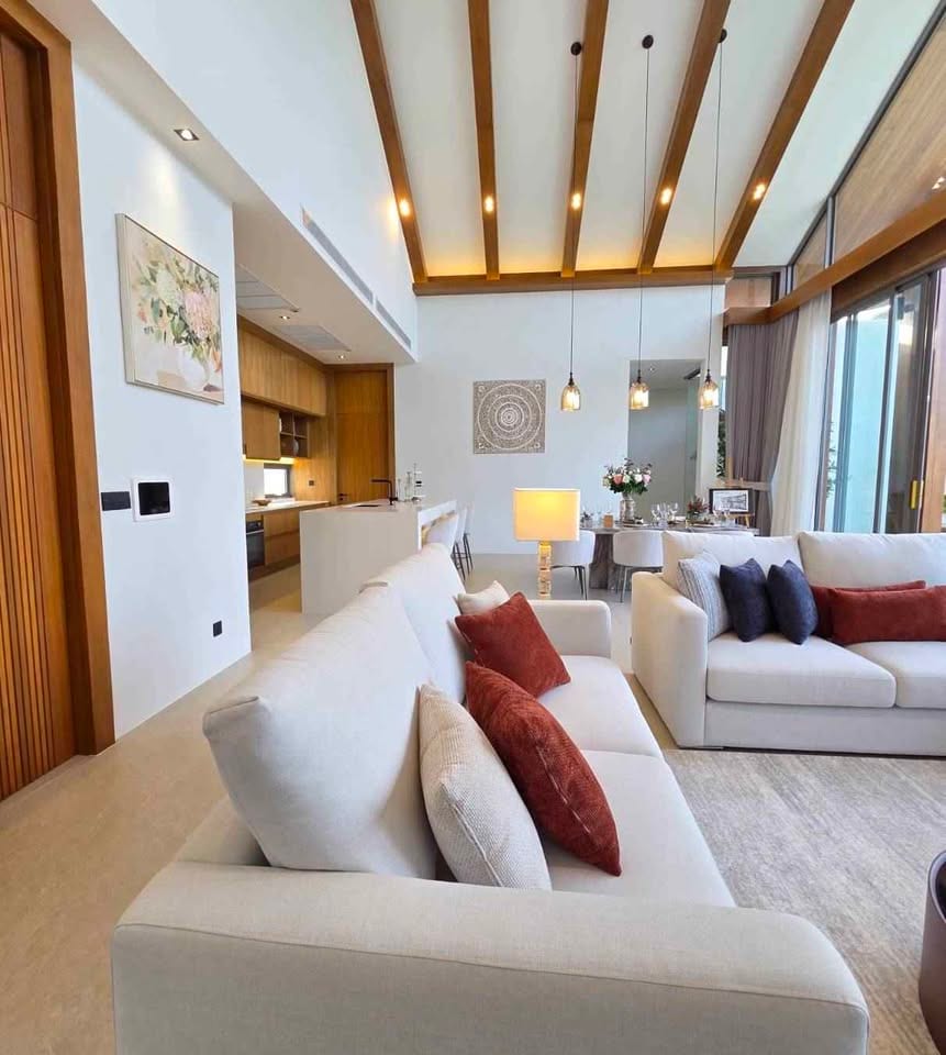 4-Bedroom Villa for Sale in Bang Tao, Phuket — interior view
