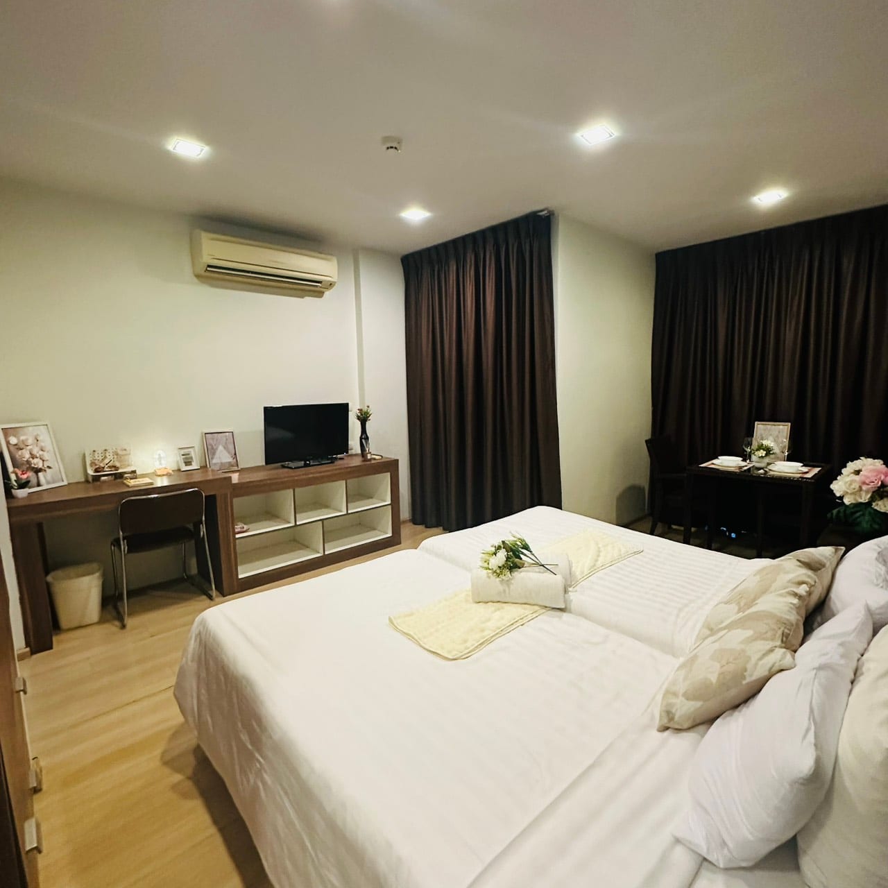 1-Bedroom Condominium for Sale in Bang Tao, Phuket — interior view