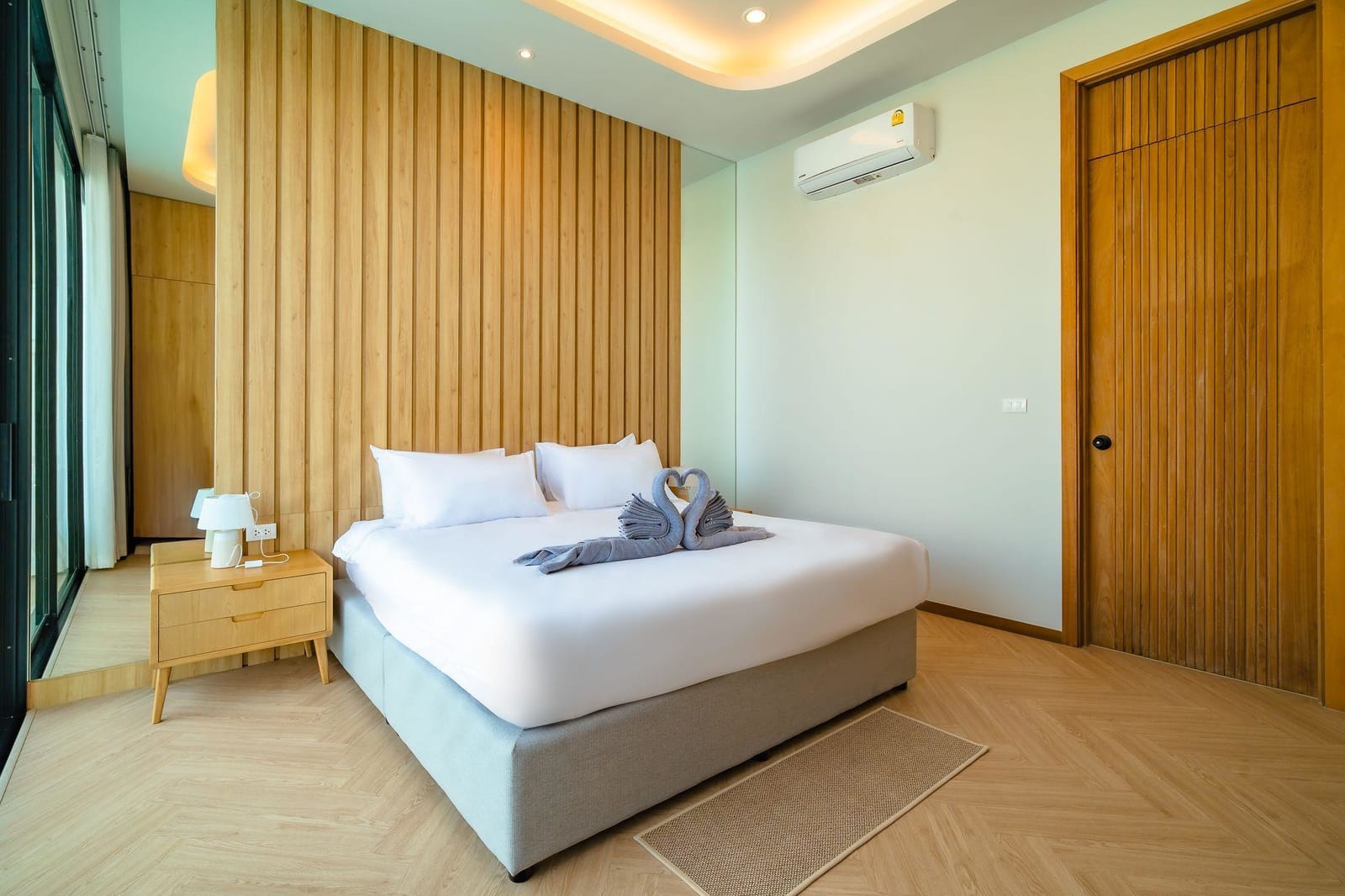 Income-Generating Pool Villa in Bang Tao 18