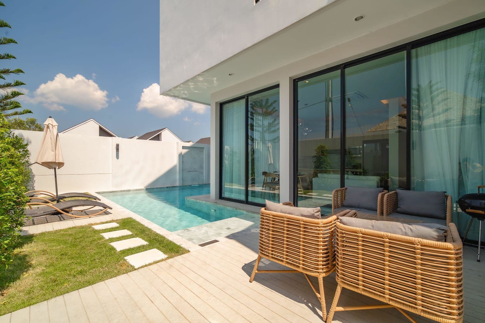 Income-Generating Pool Villa in Bang Tao 19