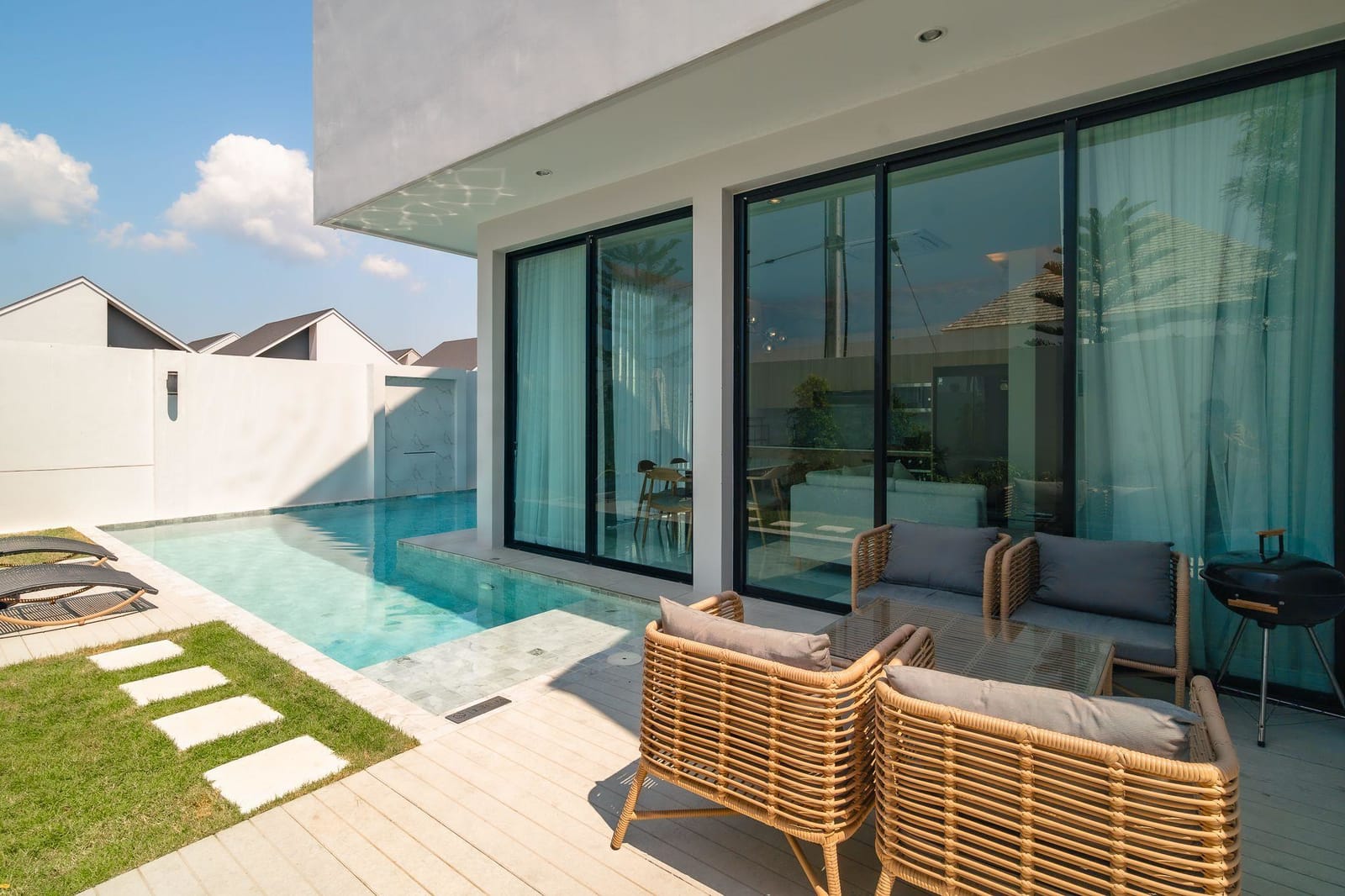 Income-Generating Pool Villa in Bang Tao 23