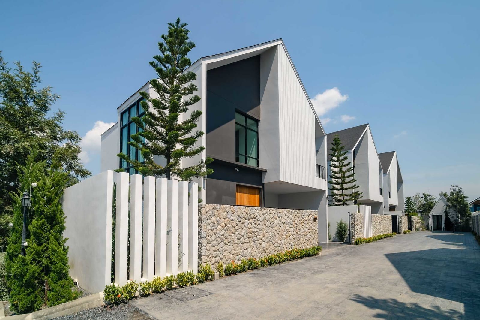 Income-Generating Pool Villa in Bang Tao 25