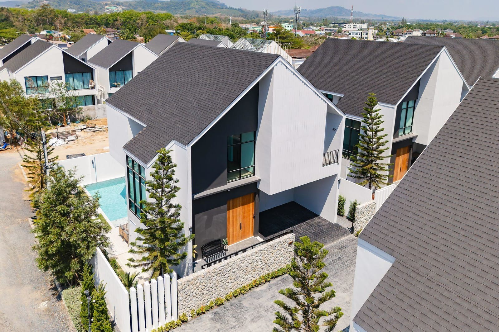 Income-Generating Pool Villa in Bang Tao 33
