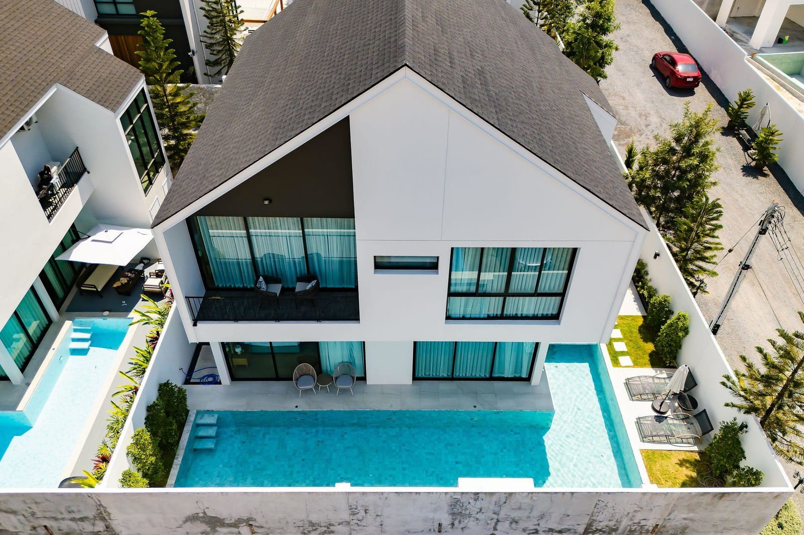 Income-Generating Pool Villa in Bang Tao 34