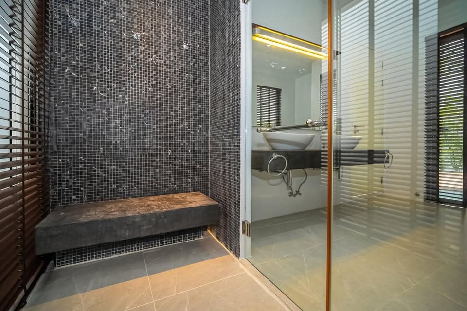 Newly Renovated Luxury Pool Villa, Layan-Bangtao 4