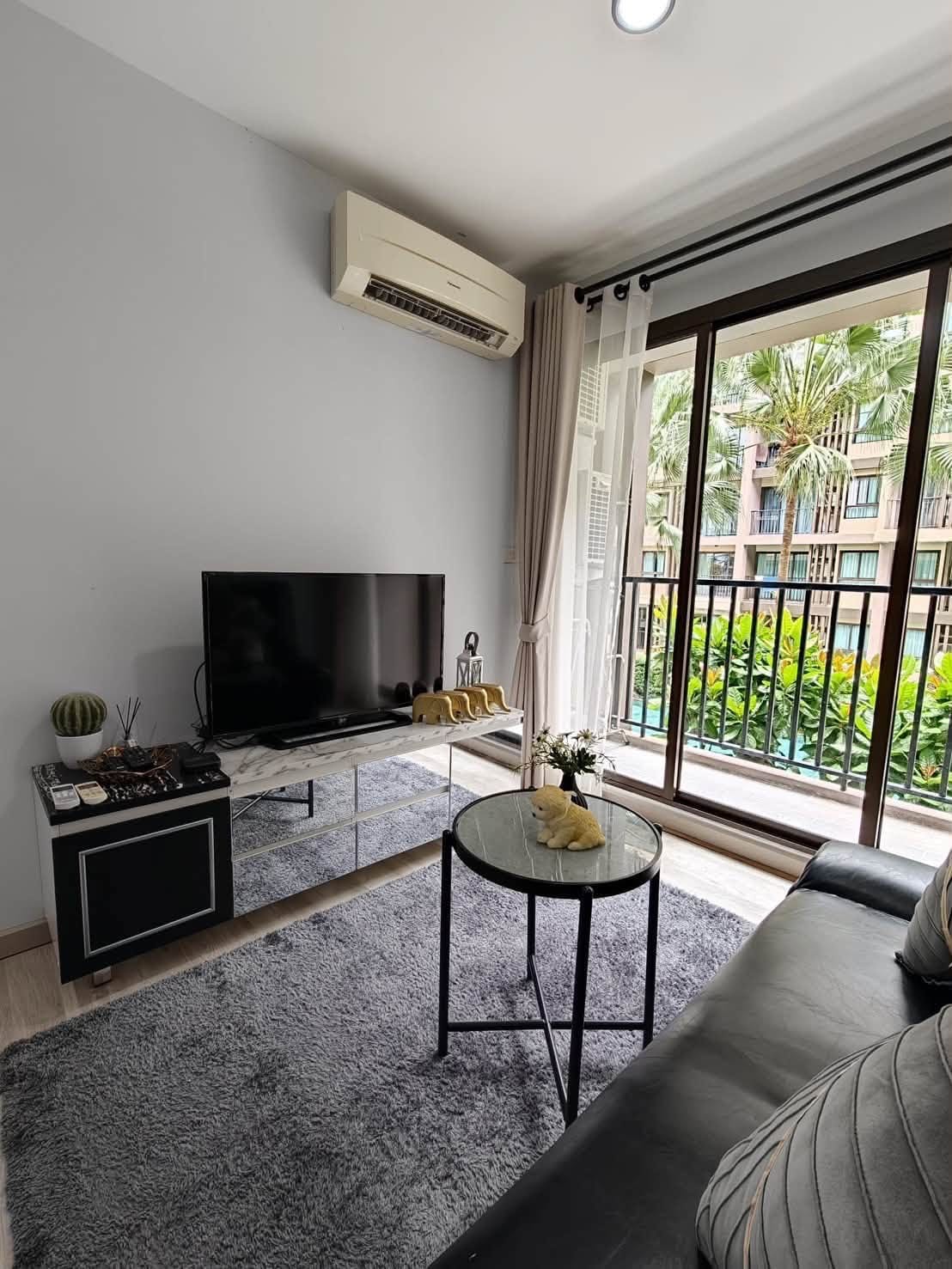 1-Bedroom Condominium for Rent in Phuket Town — interior view