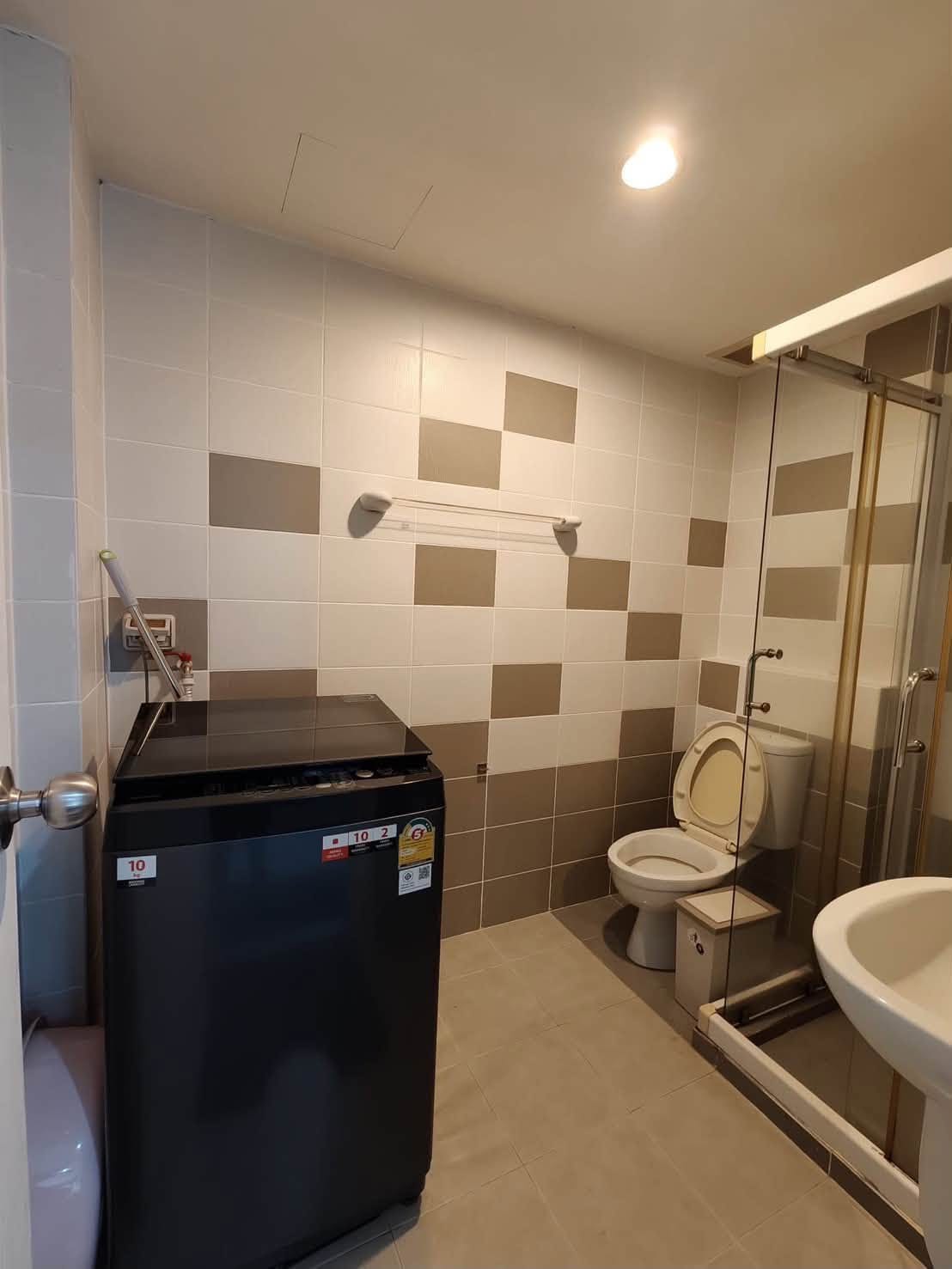 1-Bedroom Condominium for Rent in Phuket Town — interior view