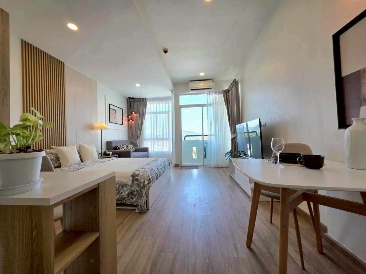 Corner Unit with Open View — The Bell Condominium, Chalong