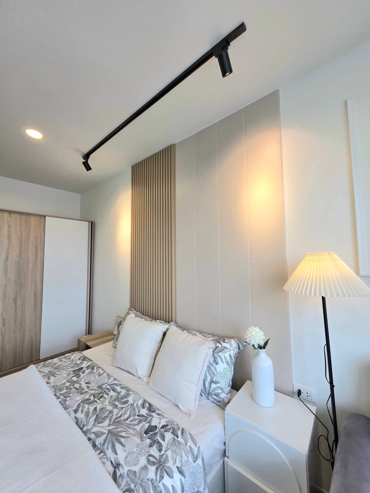 Corner Unit with Open View — The Bell Condominium, Chalong 12