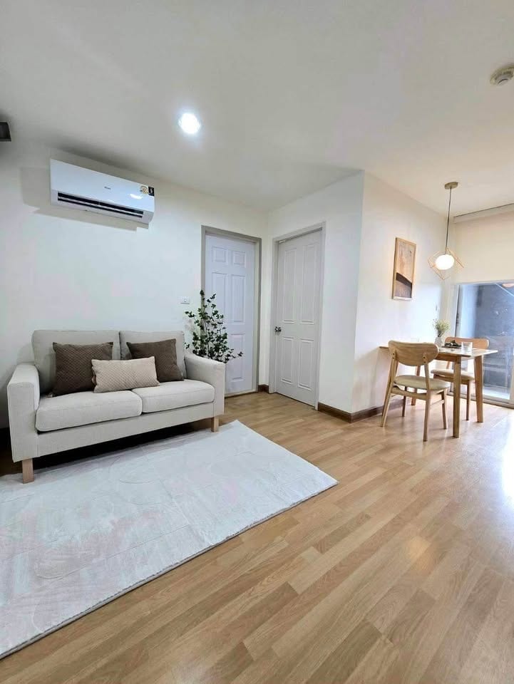 Renovated Pool-View Apartment — The Clover, Chalong 9