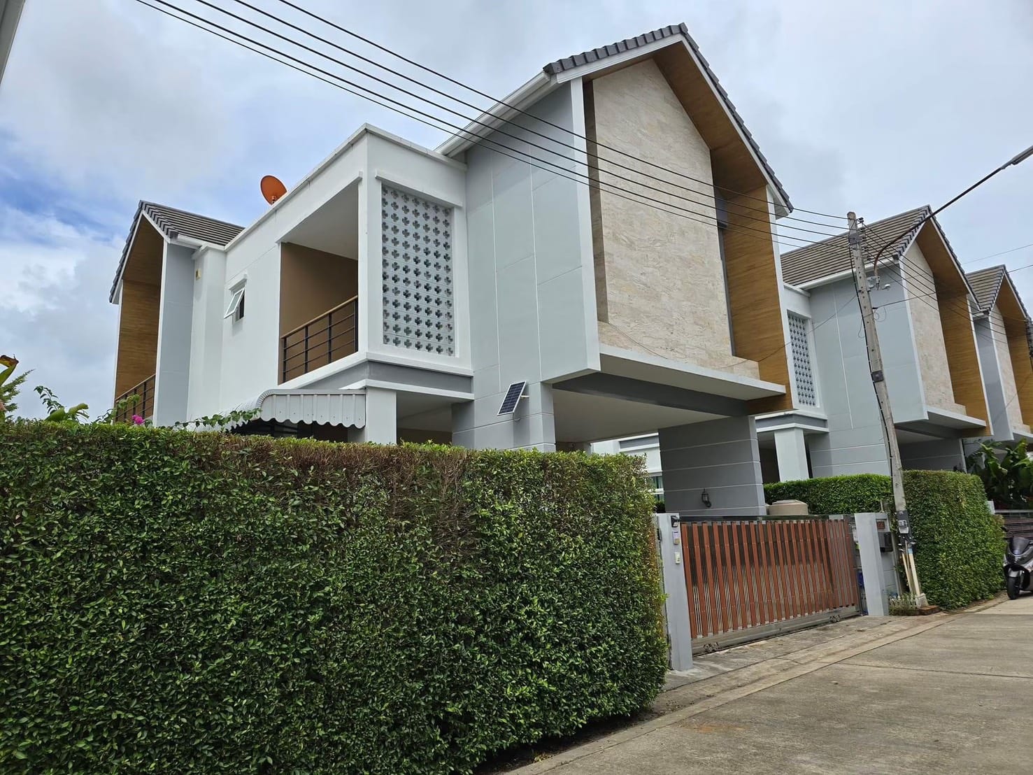 Modern 3-Bedroom Detached House - Hideaway Valley Chalong 14