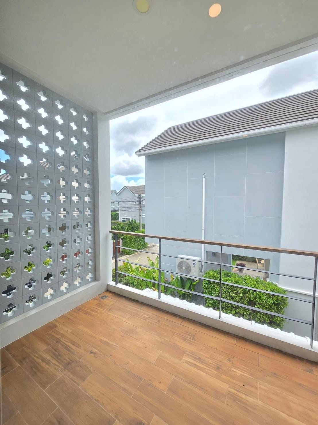 Modern 3-Bedroom Detached House - Hideaway Valley Chalong 3