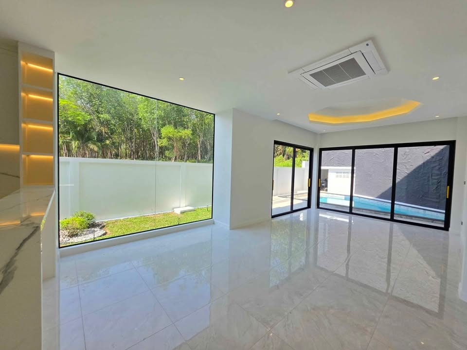 Brand-New Four-Bedroom Pool Villa — Chalong 11