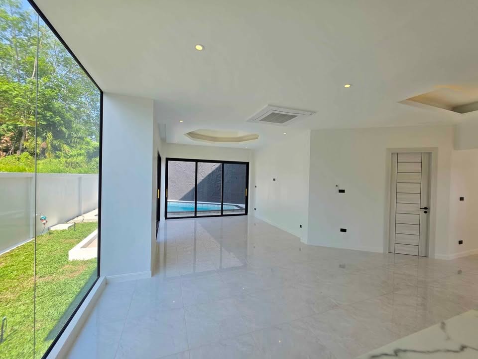 Brand-New Four-Bedroom Pool Villa — Chalong 12