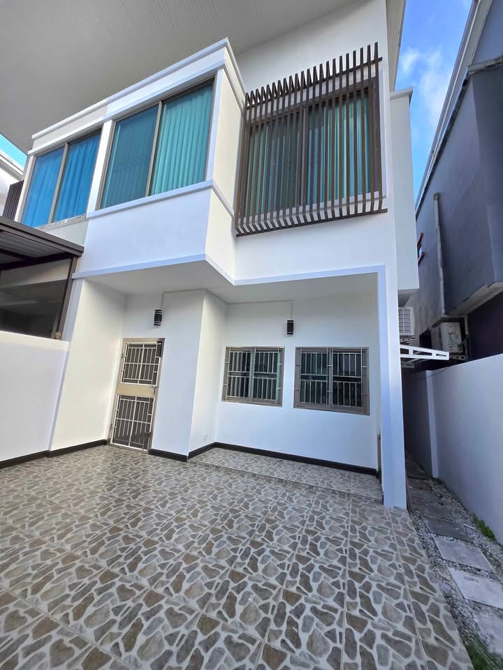 Furnished House 300 m from BCIS — Chalong