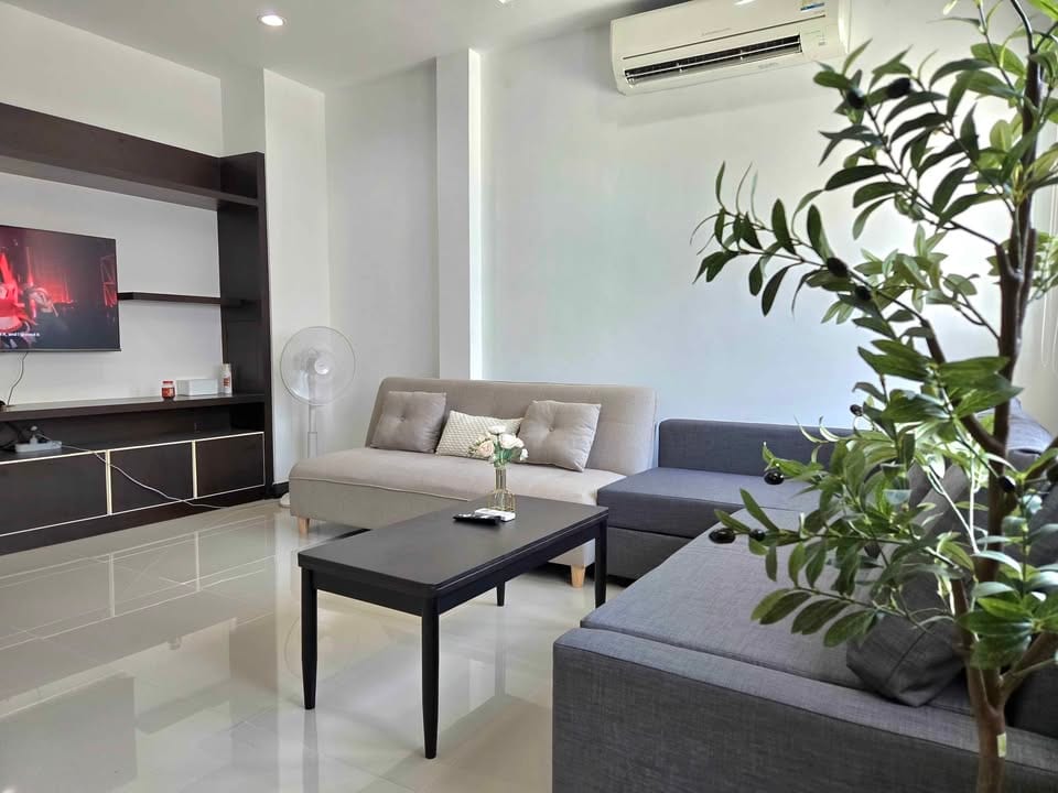 Furnished House 300 m from BCIS — Chalong 6