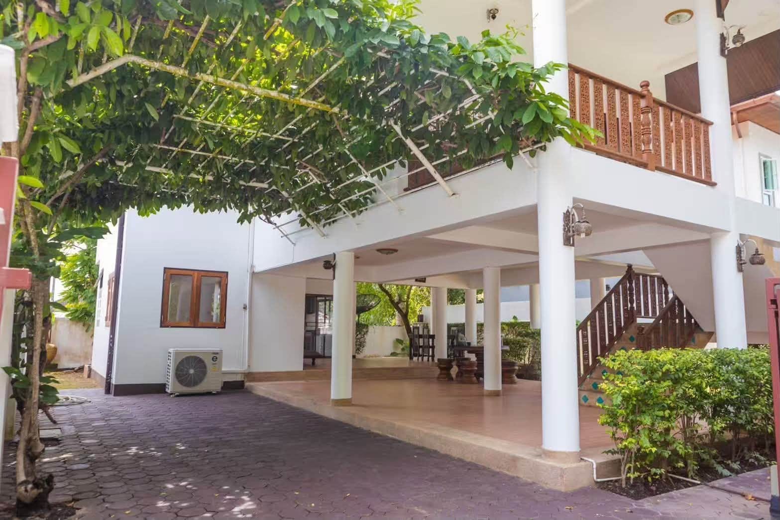 Spacious Two-Storey House — Chalong 6