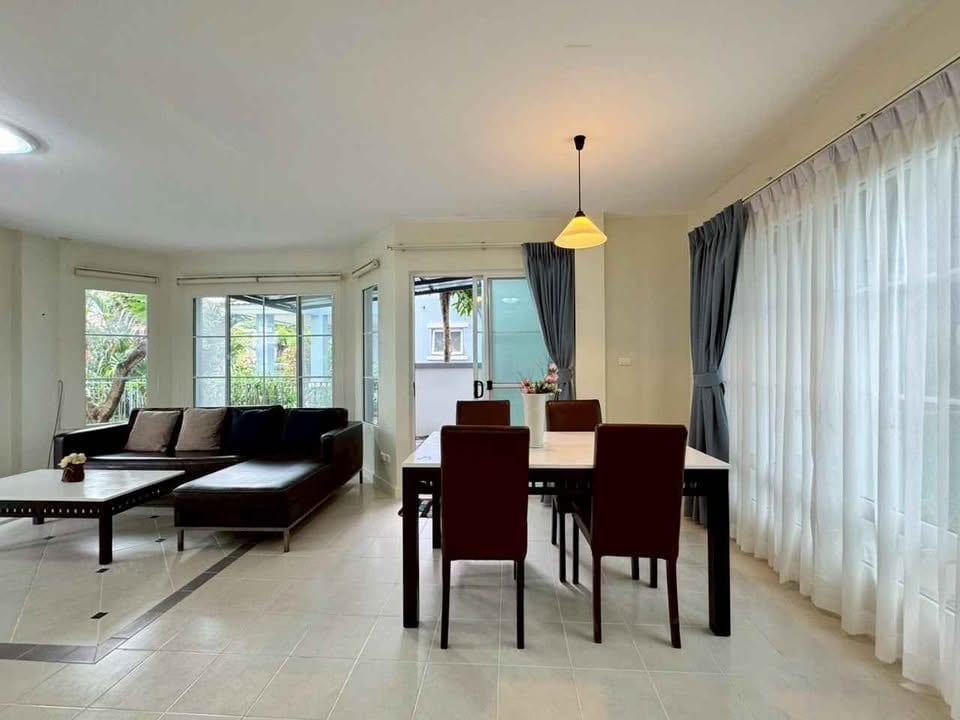 Four-Bedroom Family House in a Gated Estate — Chalong 11