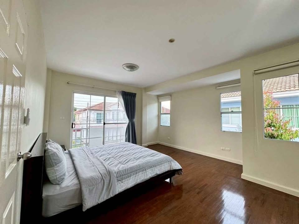 Four-Bedroom Family House in a Gated Estate — Chalong 6