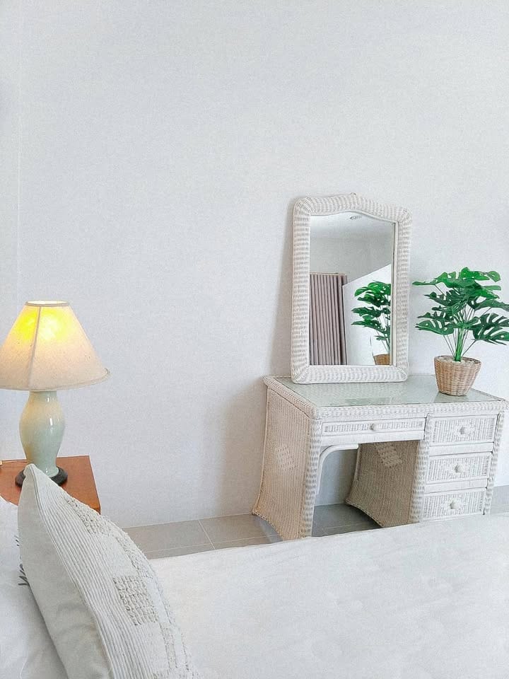 Renovated Two-Storey Corner House with Mountain View — Chalong